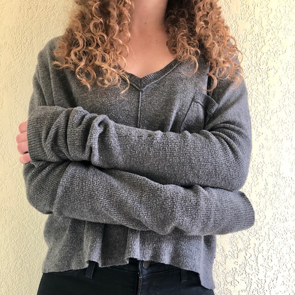Sweaters - Charcoal gray knit sweater